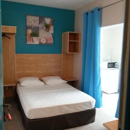 L'Annexe 66 , Saint Denis Centre Ville , A 200 M De La Rue Pietonne , Du Petit Marche Et Du Leader Price , Sur Une Rue Calme, Parking Gratuit Sur La Rue Quarto foto